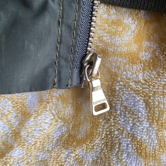 Green Express Windbreaker, size small, lightly worn. - Picture 4 of 4